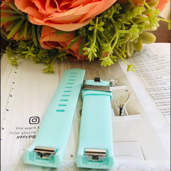 For Fitbit Charge 2 Teal Silicone Replacement Band - Picture 4 of 7